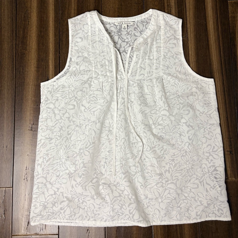 Zac & Rachel White Floral Sleeveless Blouse Pleated Light weight